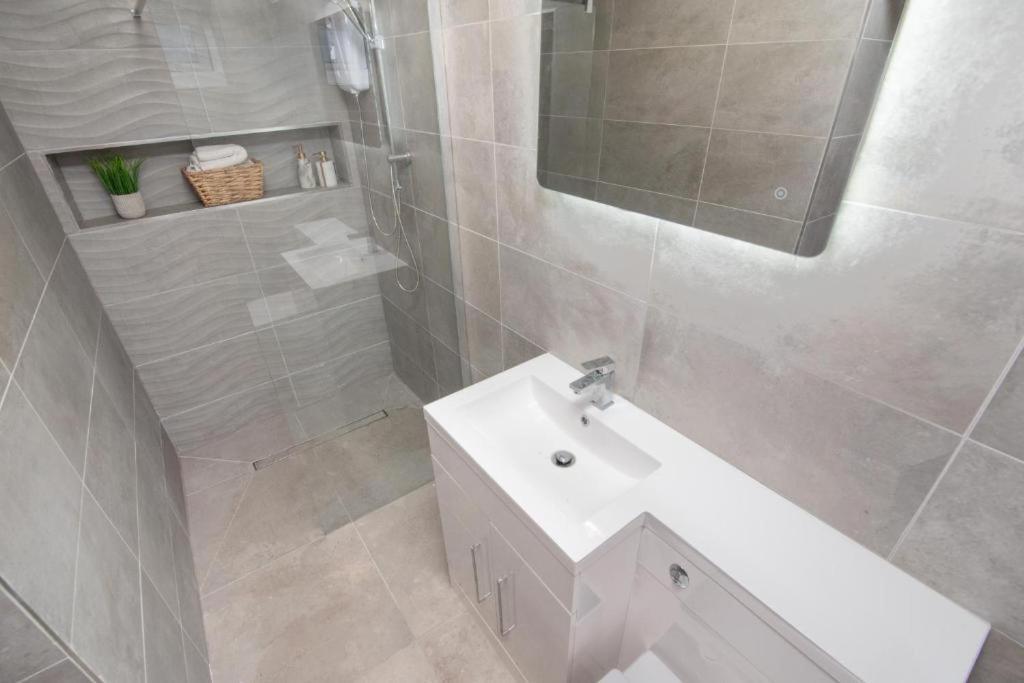 Luxurious Apartments - In Cardiff Bagian luar foto